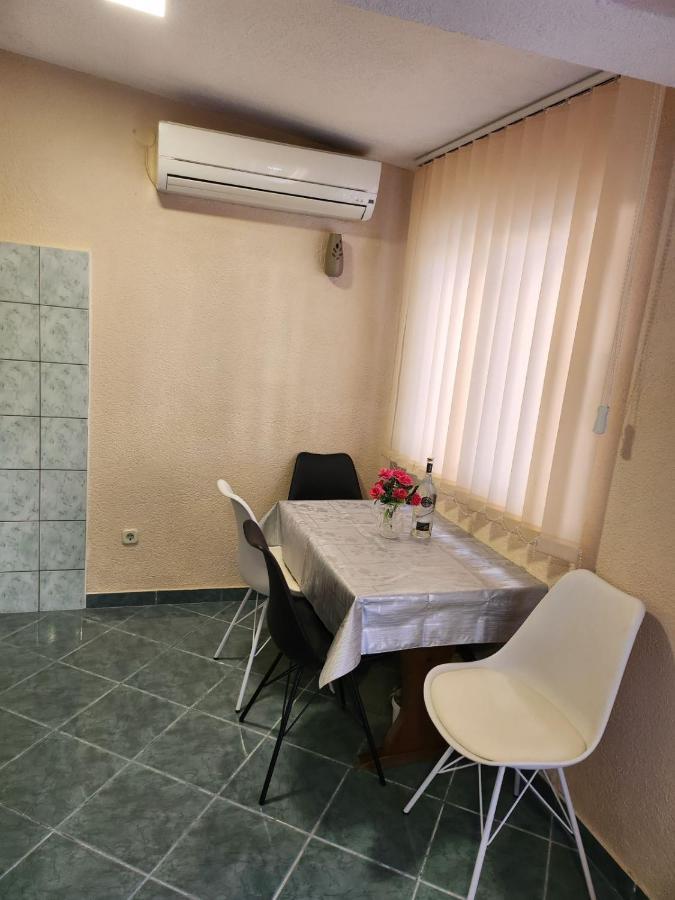 Apartman Gabriel Подгора Екстер'єр фото